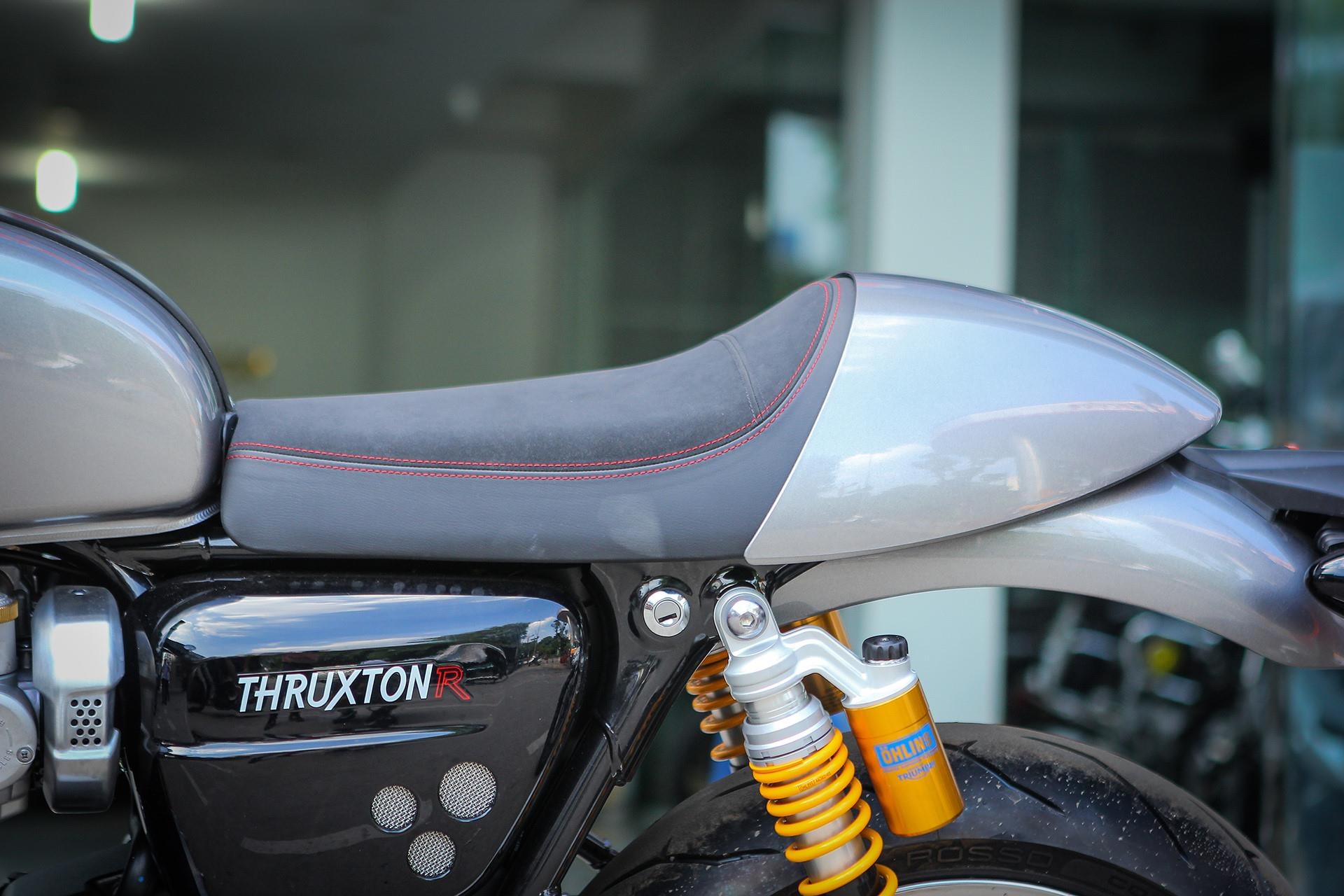 chon triumph thruxton hay ducati scrambler cafe racer anh 11