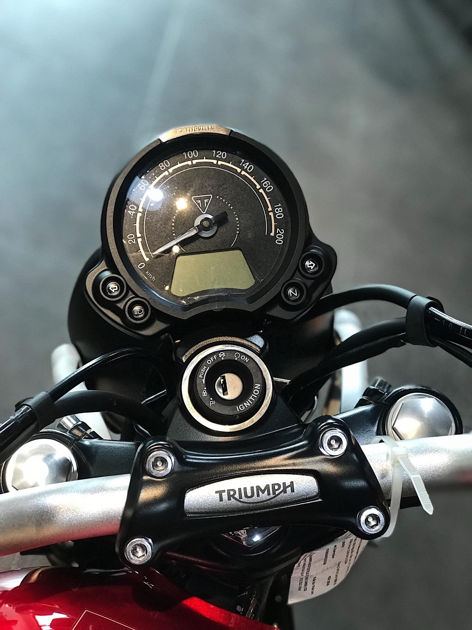 so sánh ducati scrambler full throttle và triumph street scrambler ảnh 5 so sanh ducati scrambler full throttle va triumph street scrambler anh 5