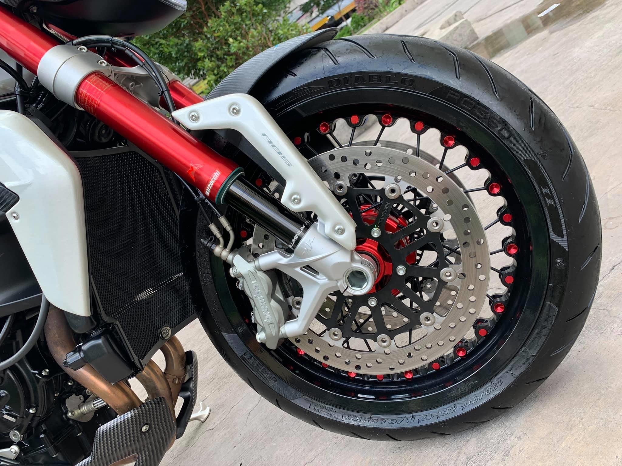 mv agusta dragster anh 2