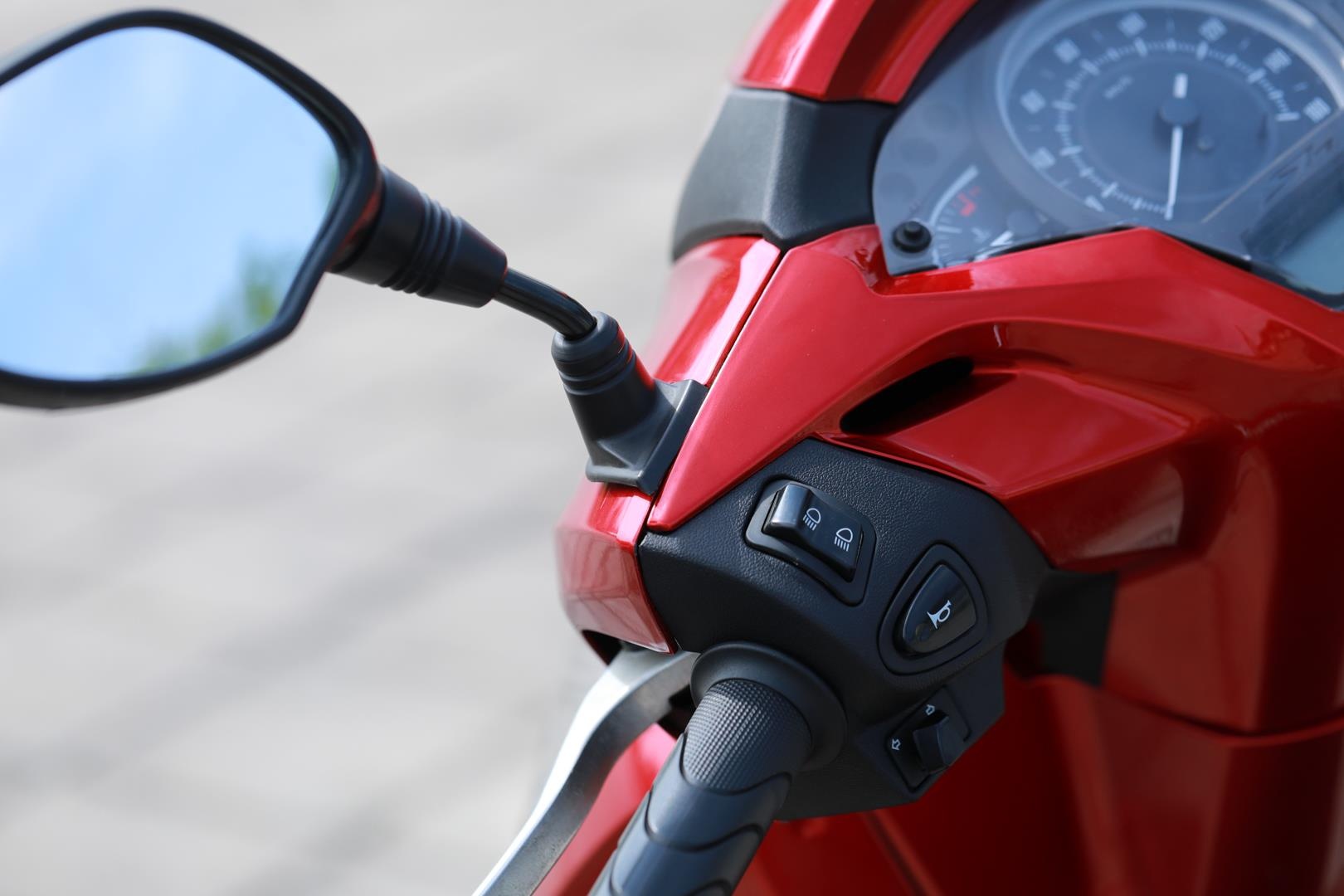 SH do vo SH 300i anh 10