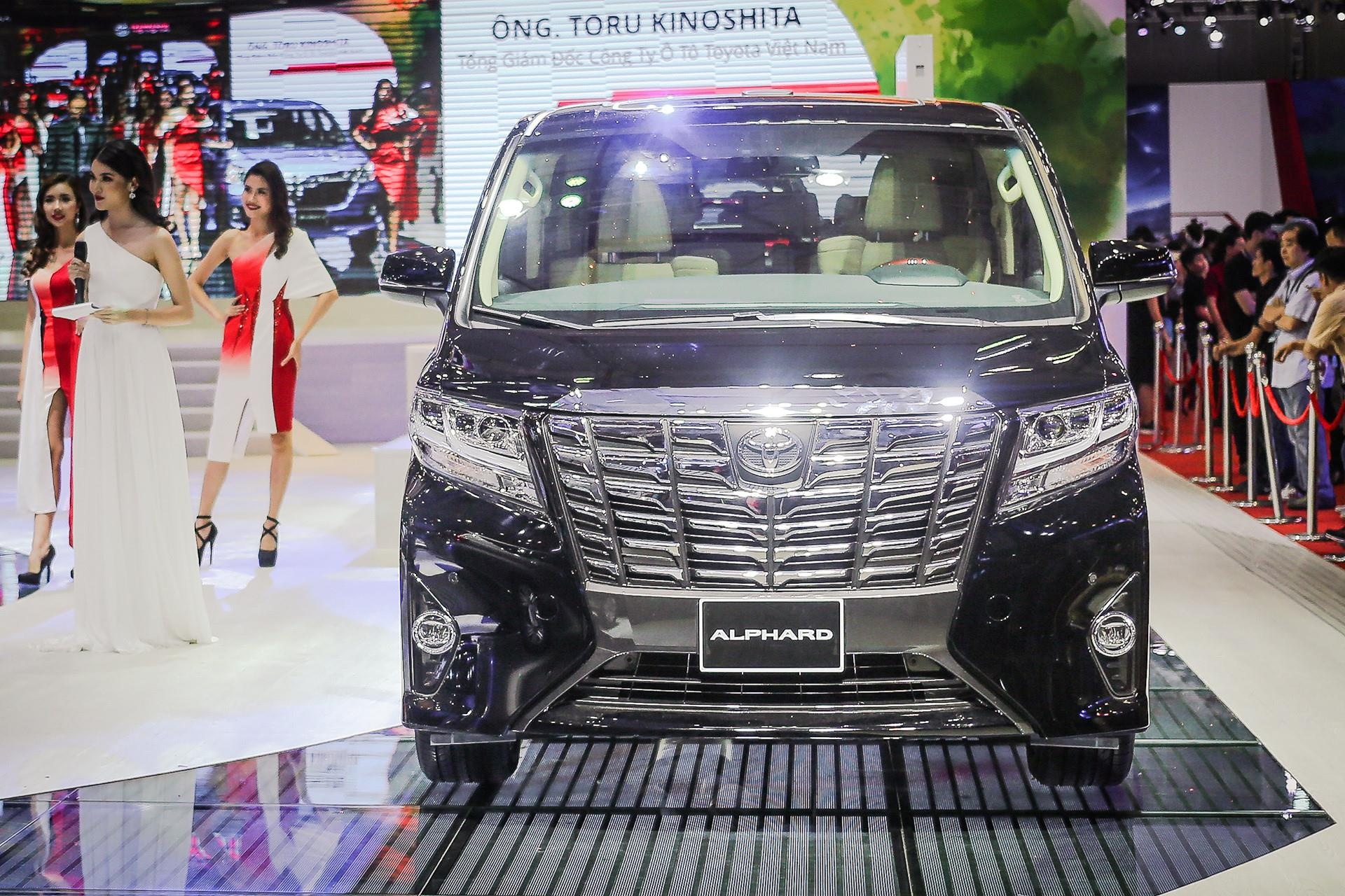 Top 5 xe ban it nhat trong thang 8 - Toyota, Isuzu chiem 4 vi tri hinh anh