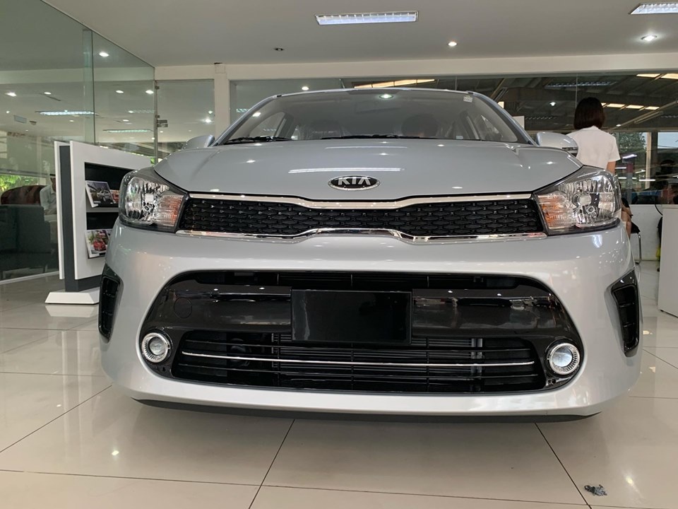 so sanh 2 phien ban Kia Soluto anh 3