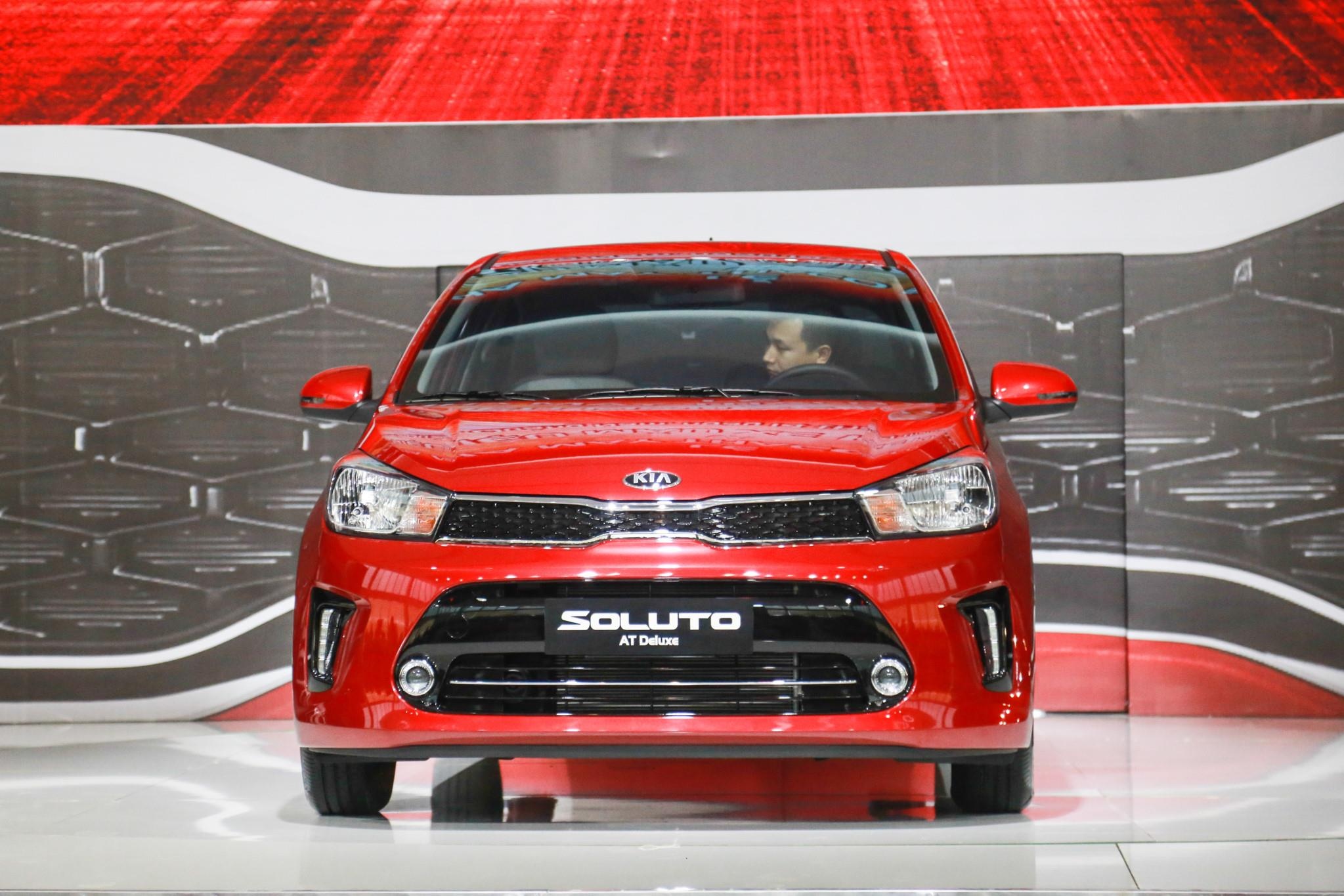 Re hon 115 trieu dong, Kia Soluto co canh tranh duoc Toyota Vios? hinh anh