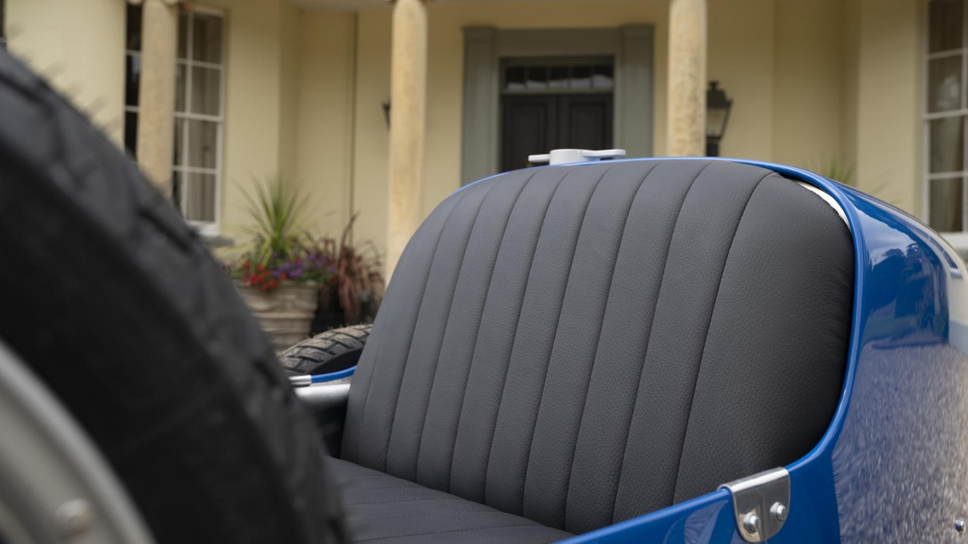 bugatti ra mat o to chay dien gia re anh 8