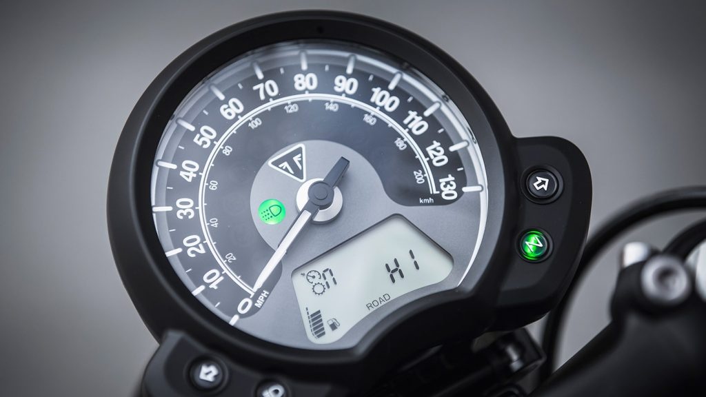 triumph bobber anh 3