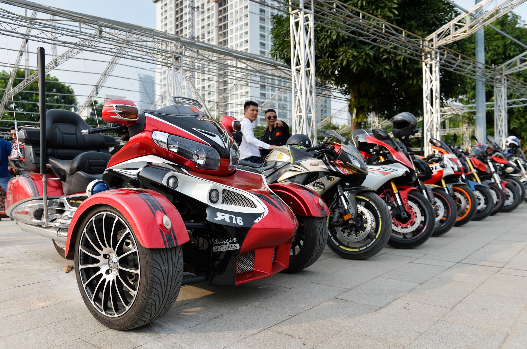 dàn xe khủng tụ họp tại hà nội ảnh 12 dan xe khung tu hop tai ha noi anh 12