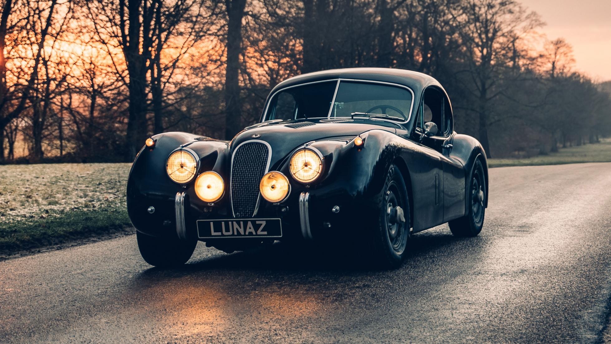 Hoi sinh oto co bang dong co hien dai va hang loat cong nghe moi hinh anh