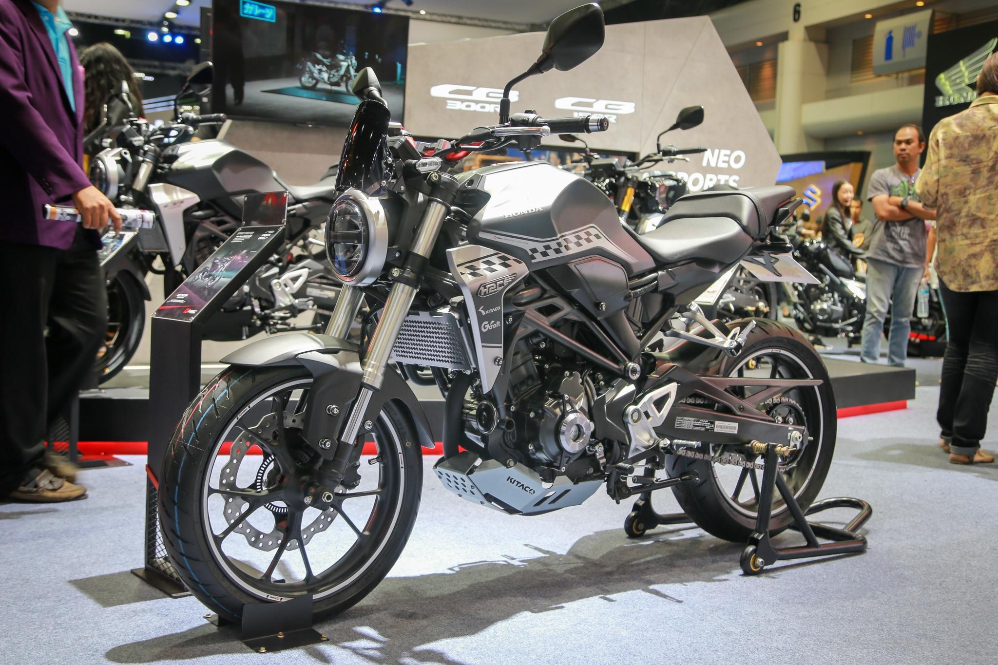 Cung muc gia 140 trieu, chon Honda CB300R hay Yamaha MT-03? hinh anh