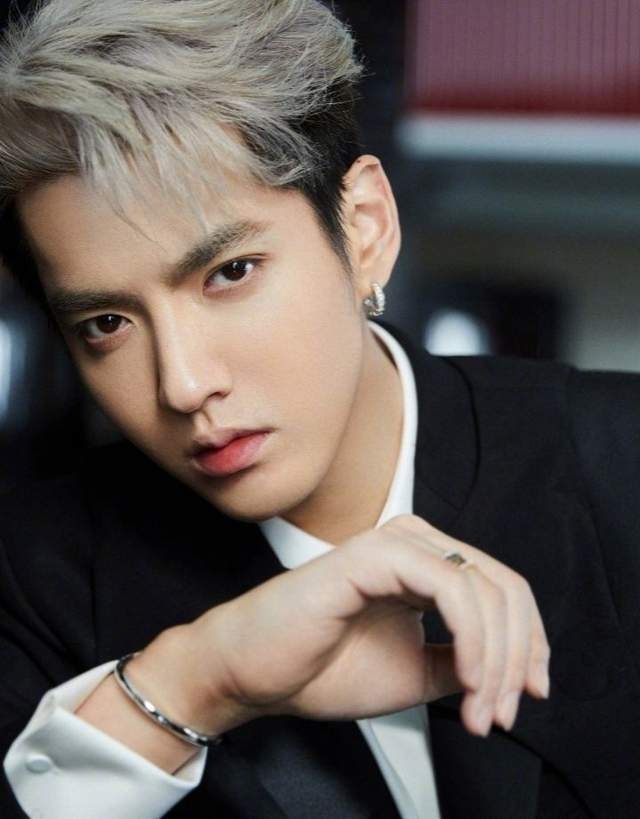 Scandal chan dong cua Ngo Diec Pham anh 1