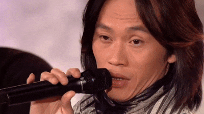 Kham phuc kha nang Hoai Linh gia giong cac ca si gao coi hinh anh