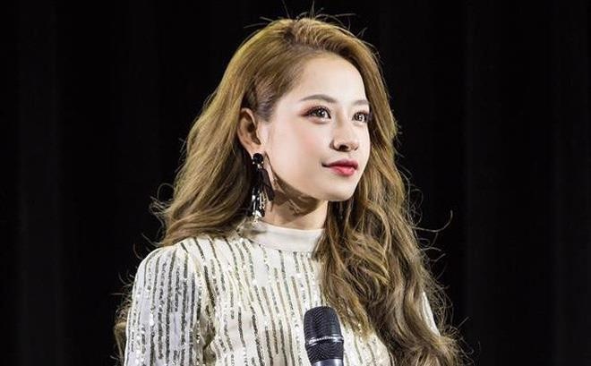 Chi Pu, Hoang Thuy Linh va nhung lan hat live khong muon xem lai hinh anh