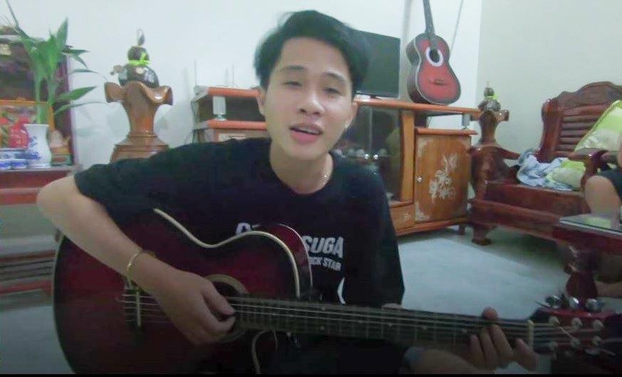 Clip hien tuong 'Song gio' thoi vo danh hat chay o phong tro gay chu y hinh anh