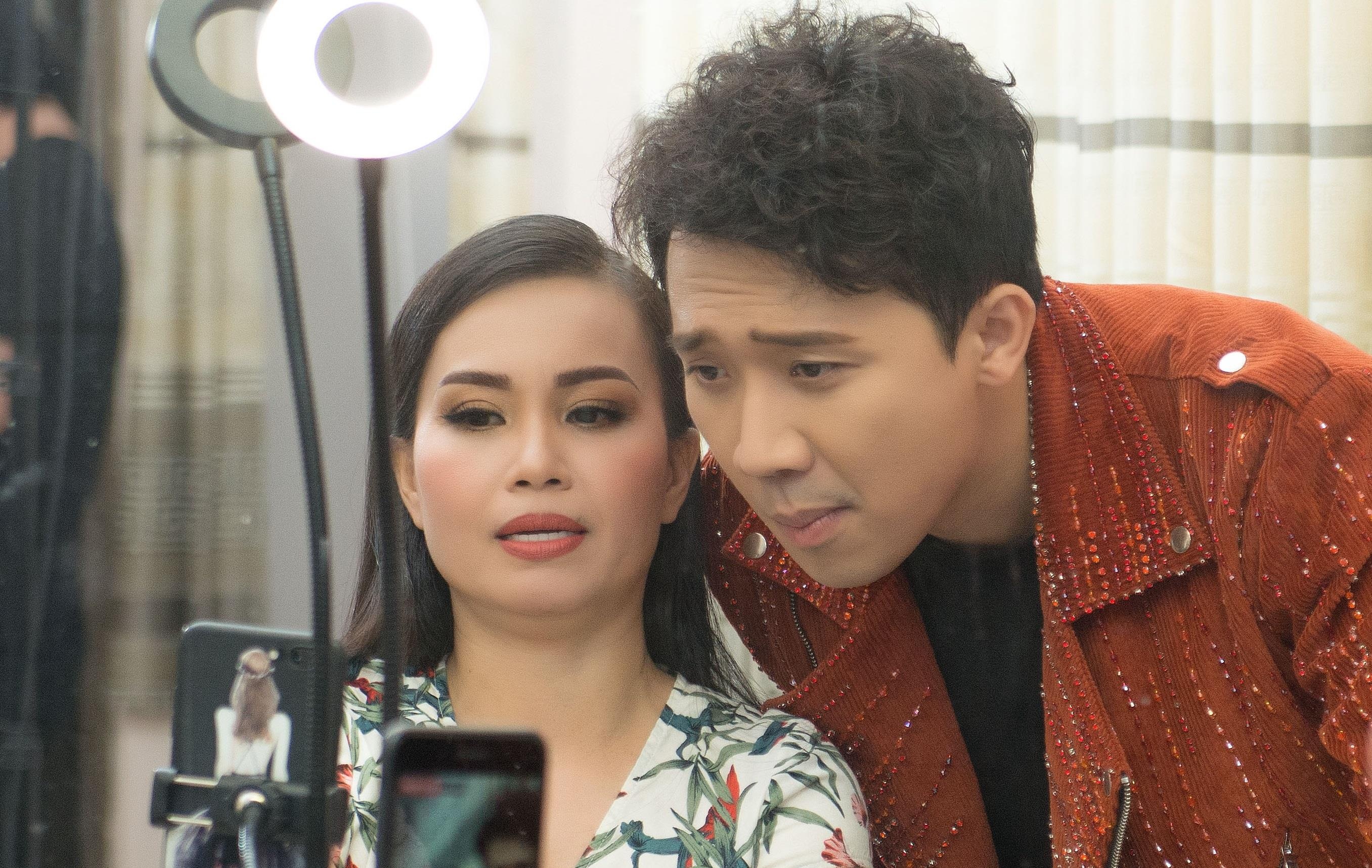 Tran Thanh noi nhieu trong livestream cua Cam Ly hinh anh