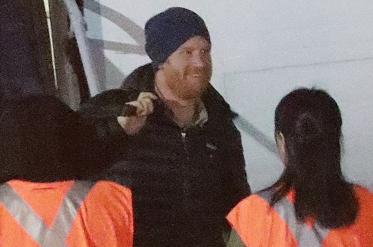 Hoang tu Harry bat dau cuoc song moi o Canada hinh anh