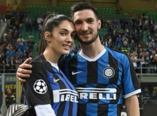 Cau thu Inter Milan bi tham tu bat qua tang phan boi vo hinh anh