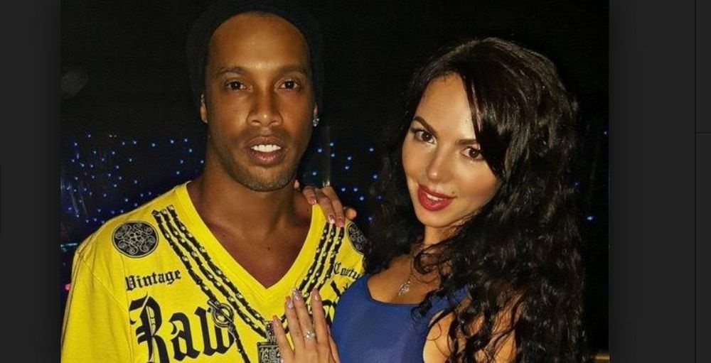 6 nguoi mau khien cuoc doi Ronaldinho khon don hinh anh