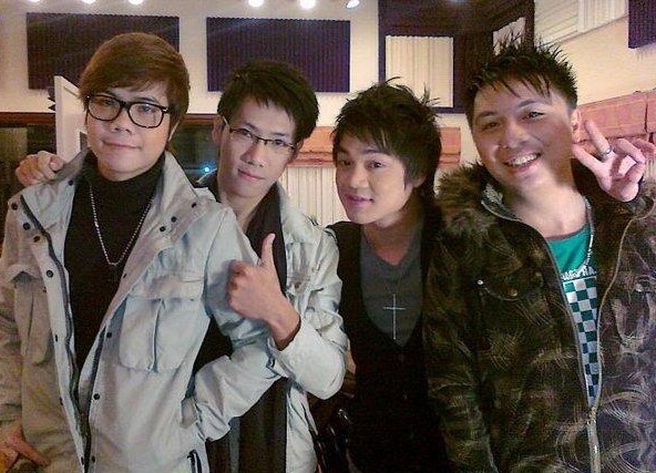 Nhom M4U cung Thuy Chi tao hit 'Xe dap' gio o dau? hinh anh