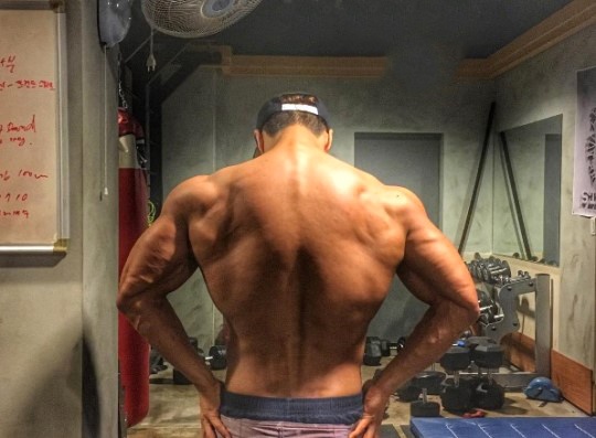 Kim Jong Kook tap gym anh 4