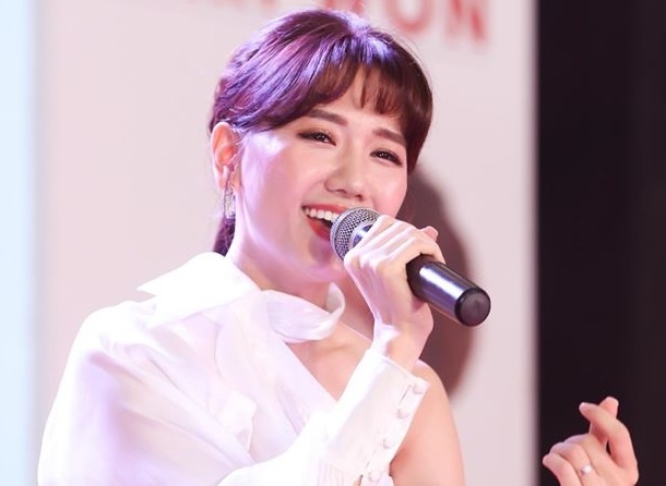 Hari Won hat trong phong thu va live khac nhau ra sao? hinh anh