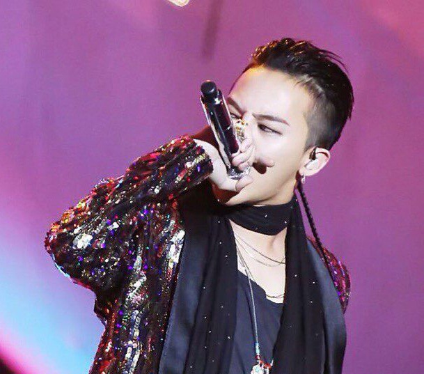 G-Dragon va man rap de doi o san khau MAMA hinh anh