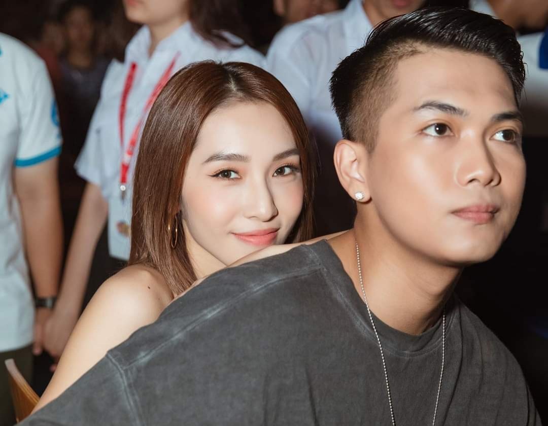 Emily co gi sau hon 10 nam di hat? hinh anh