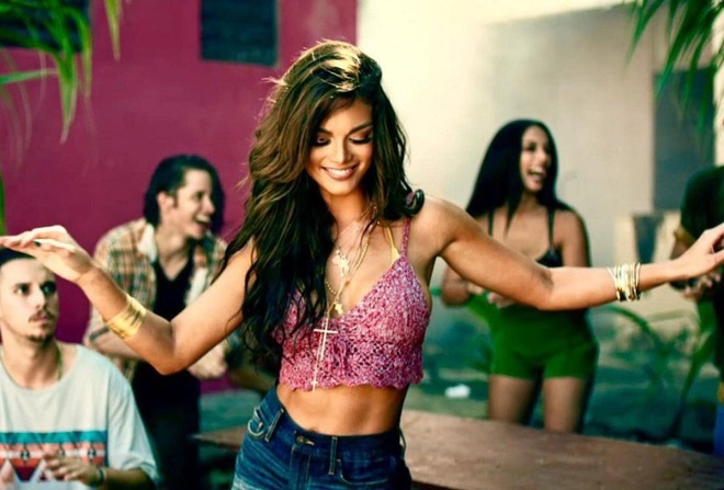 Luis Fonsi con lai gi sau con sot 'Despacito' 7,2 ty view? hinh anh