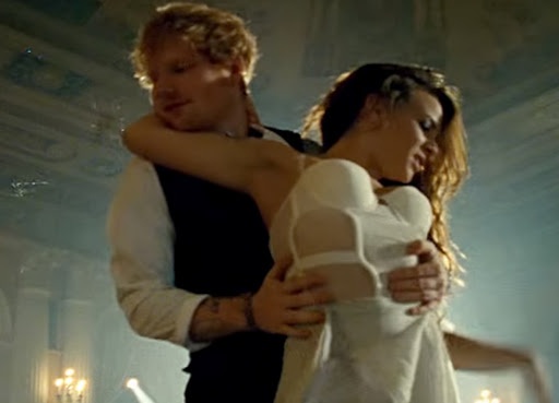 'Ga trai xau' tro thanh co may tao hit va co hon 200 trieu USD hinh anh