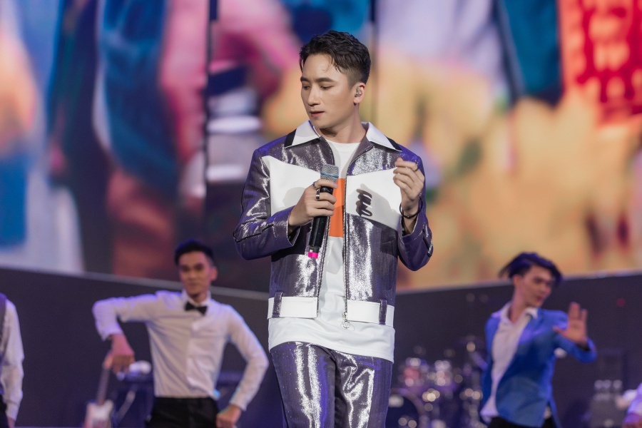 Phan Manh Quynh anh 3