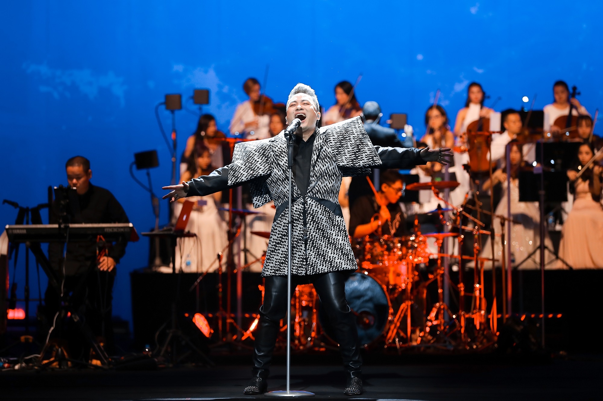 Tung Duong noi ve Phan Manh Quynh anh 11