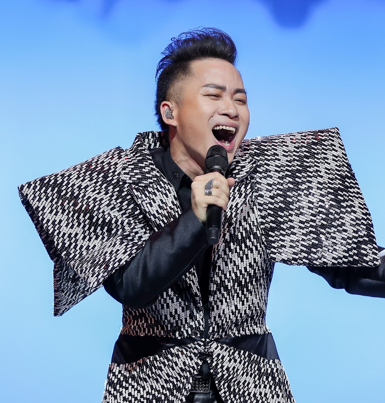 Tung Duong noi ve Phan Manh Quynh anh 3