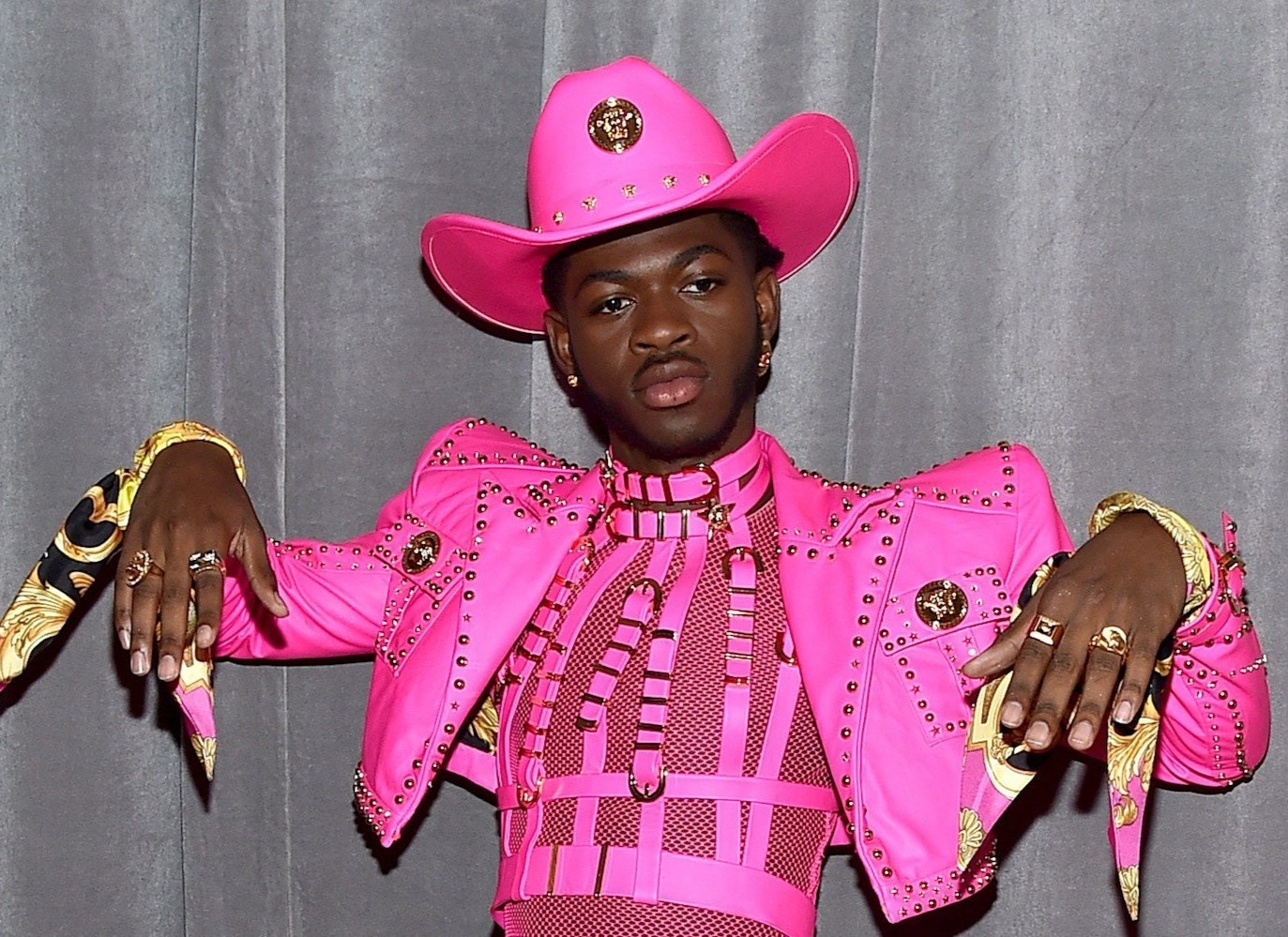 Phien ban noi loan hon Lady Gaga hinh anh