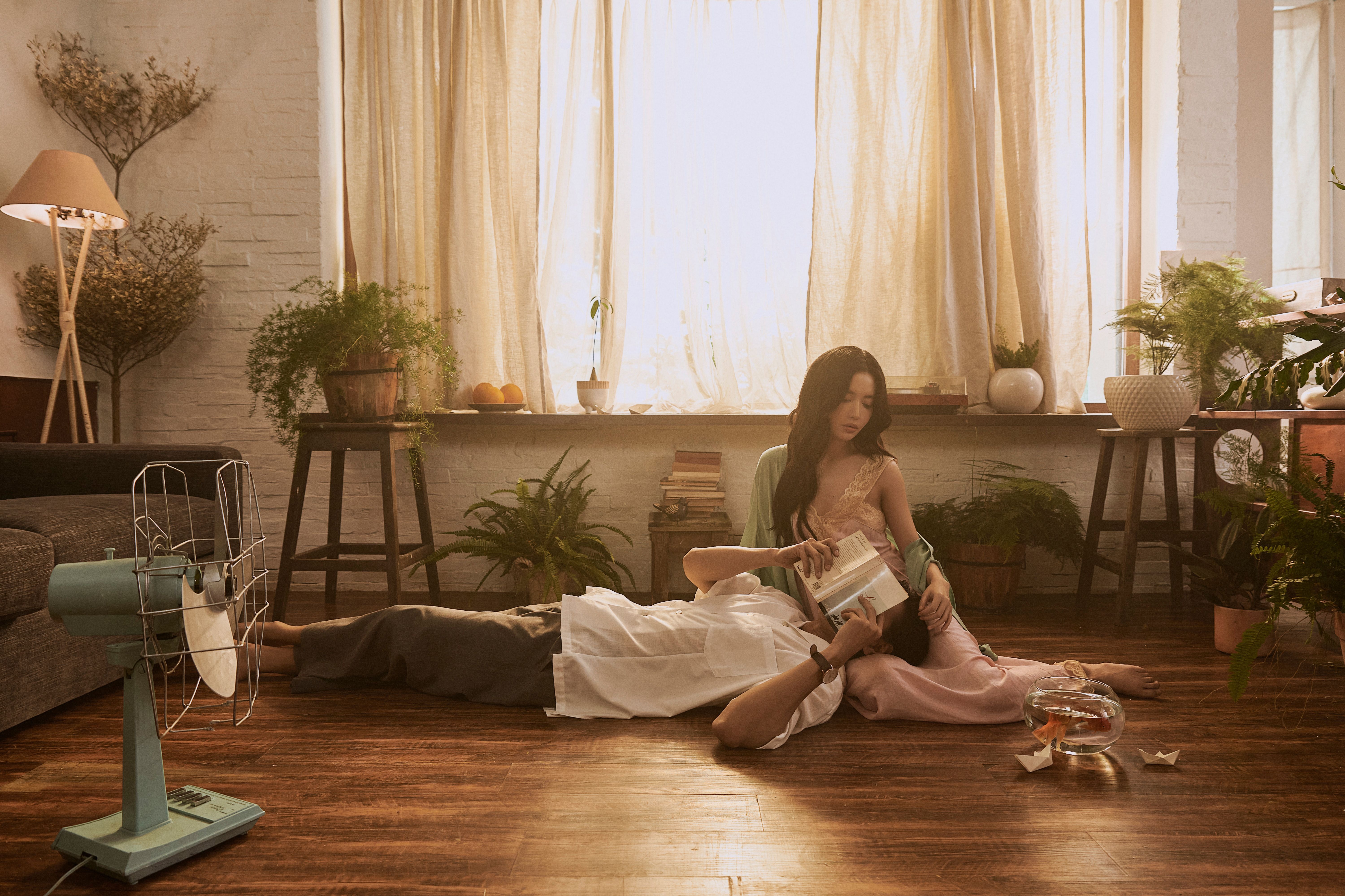 Anh nằm em ru bích phương ảnh 8 Anh nam em ru bich phuong anh 8