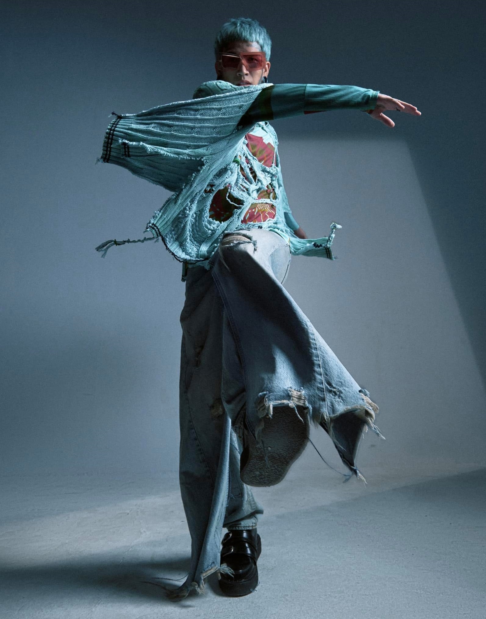 review toi cong chuyen De Choat anh 2