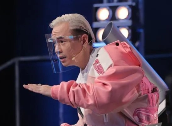 Thi sinh lam lu mo hit cua Binz tren san khau Rap Viet hinh anh