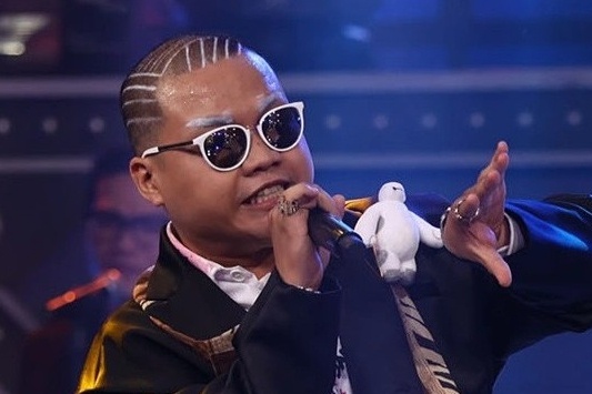 Blacka thang ap dao 2 rapper thien chien cua Binz va Karik hinh anh