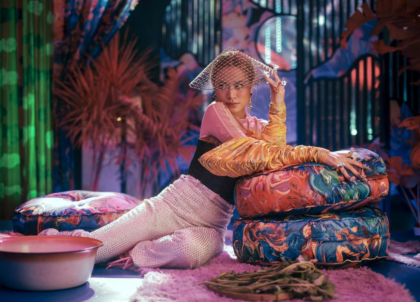 gieo quẻ hoàng thùy linh ảnh 1 gieo que hoang thuy linh anh 1