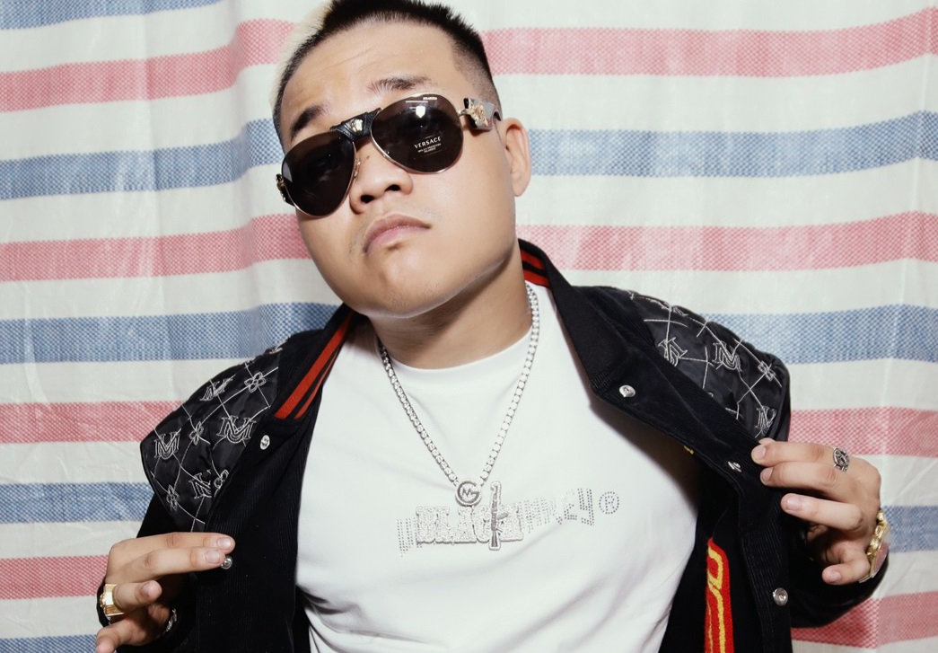 Blacka: 'Noi rapper len mainstream bi mat chat la sai' hinh anh