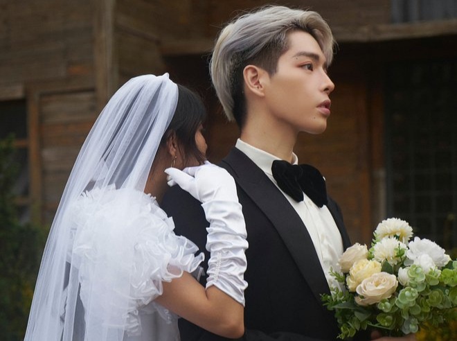 Duc Phuc tro lai ban nga hinh anh