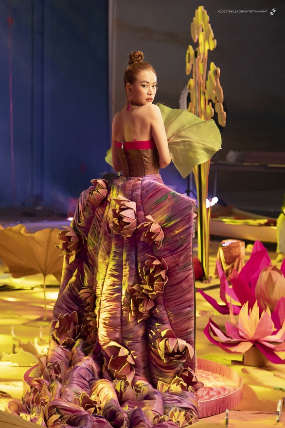 Hoàng thùy linh see tình ảnh 3 Hoang thuy linh see tinh anh 3