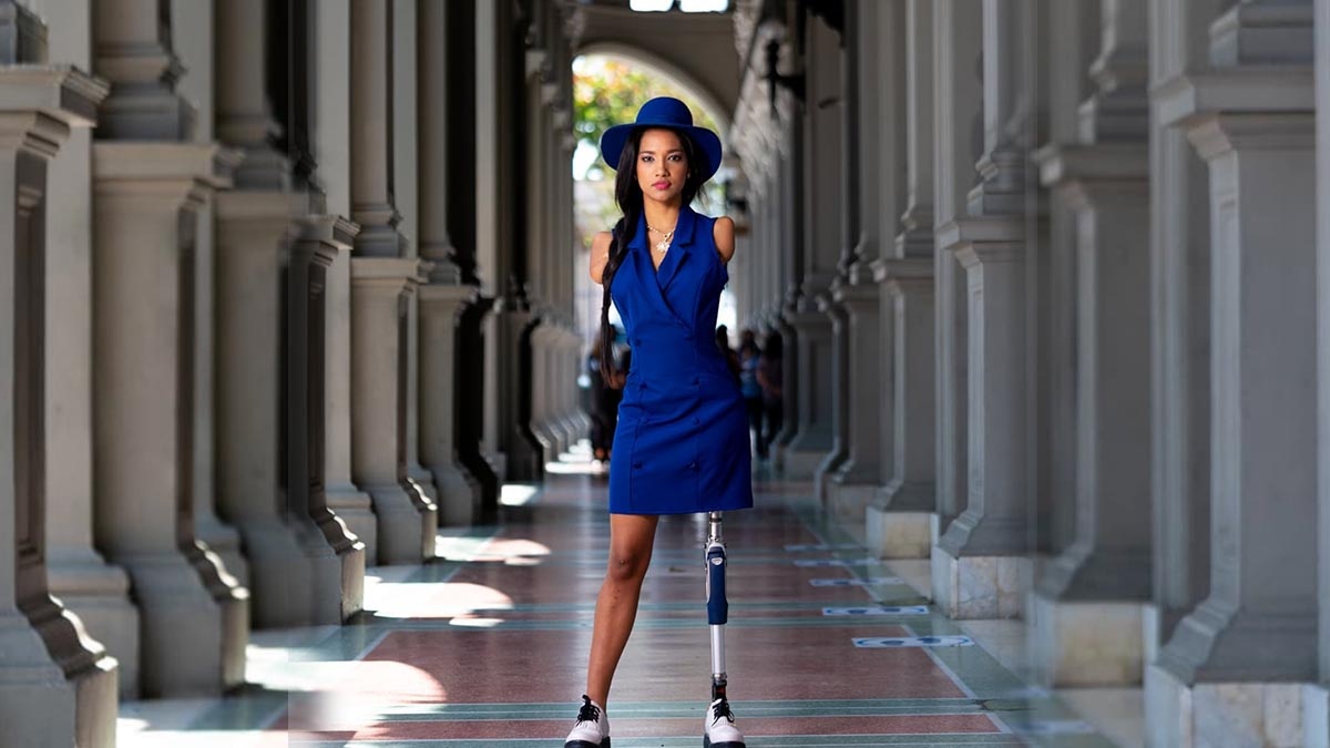 Co gai khong tay tro thanh nguoi mau chuyen nghiep hinh anh