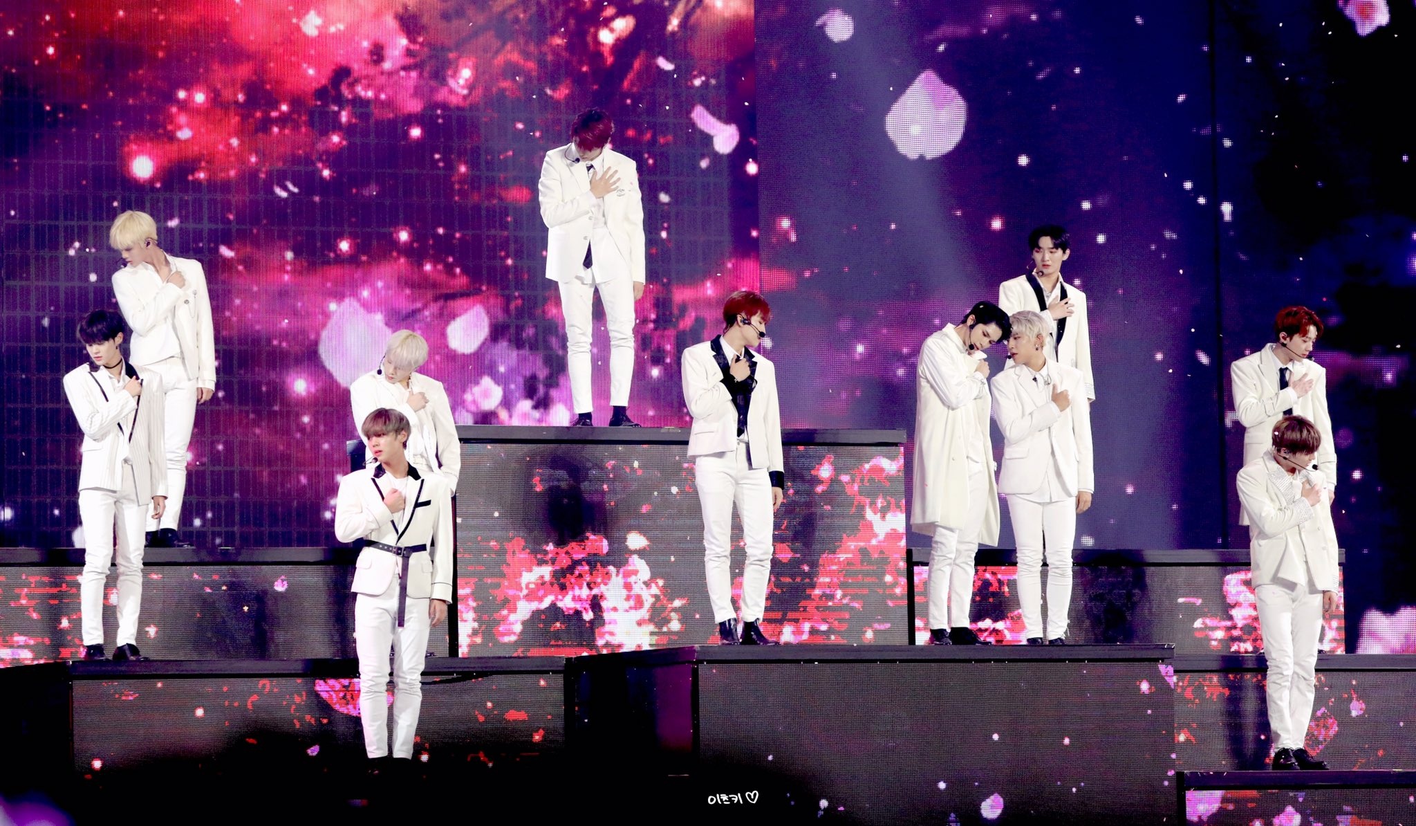 My nam WANNA ONE gay an tuong tai MGAs 2018 anh 12