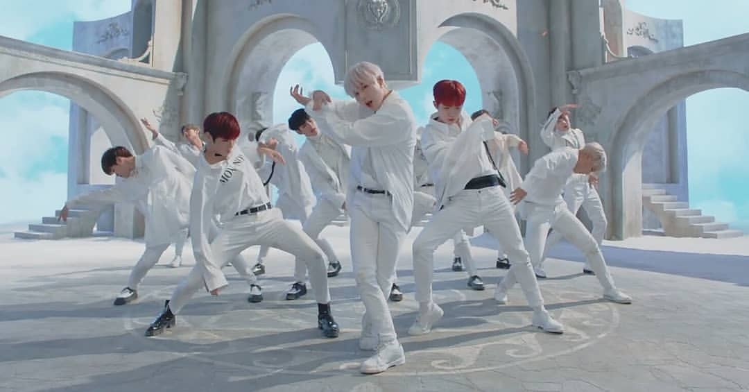 WANNA ONE dung top BXH voi Spring Breeze anh 1