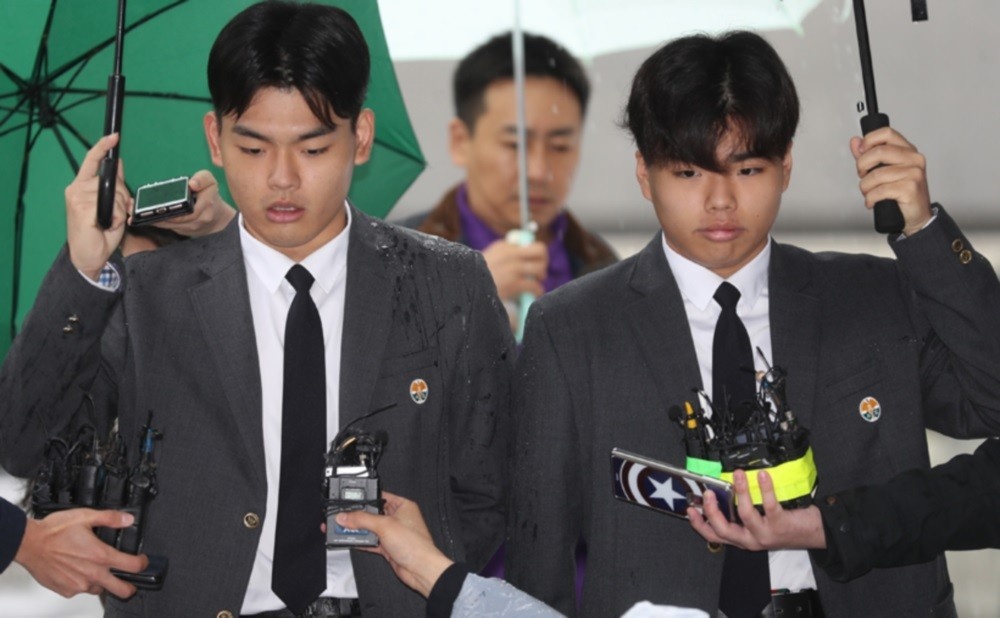 Nha san xuat Kpop bi giam giu vi hanh ha nhom nhac nam hinh anh