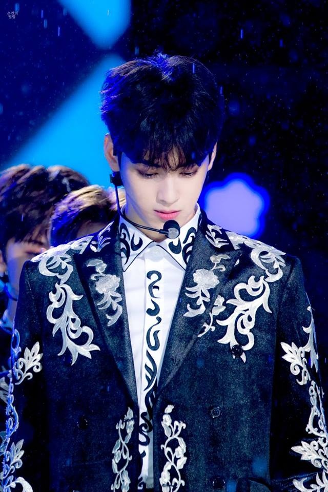 4 than tuong Kpop thoi trang nhat anh 10