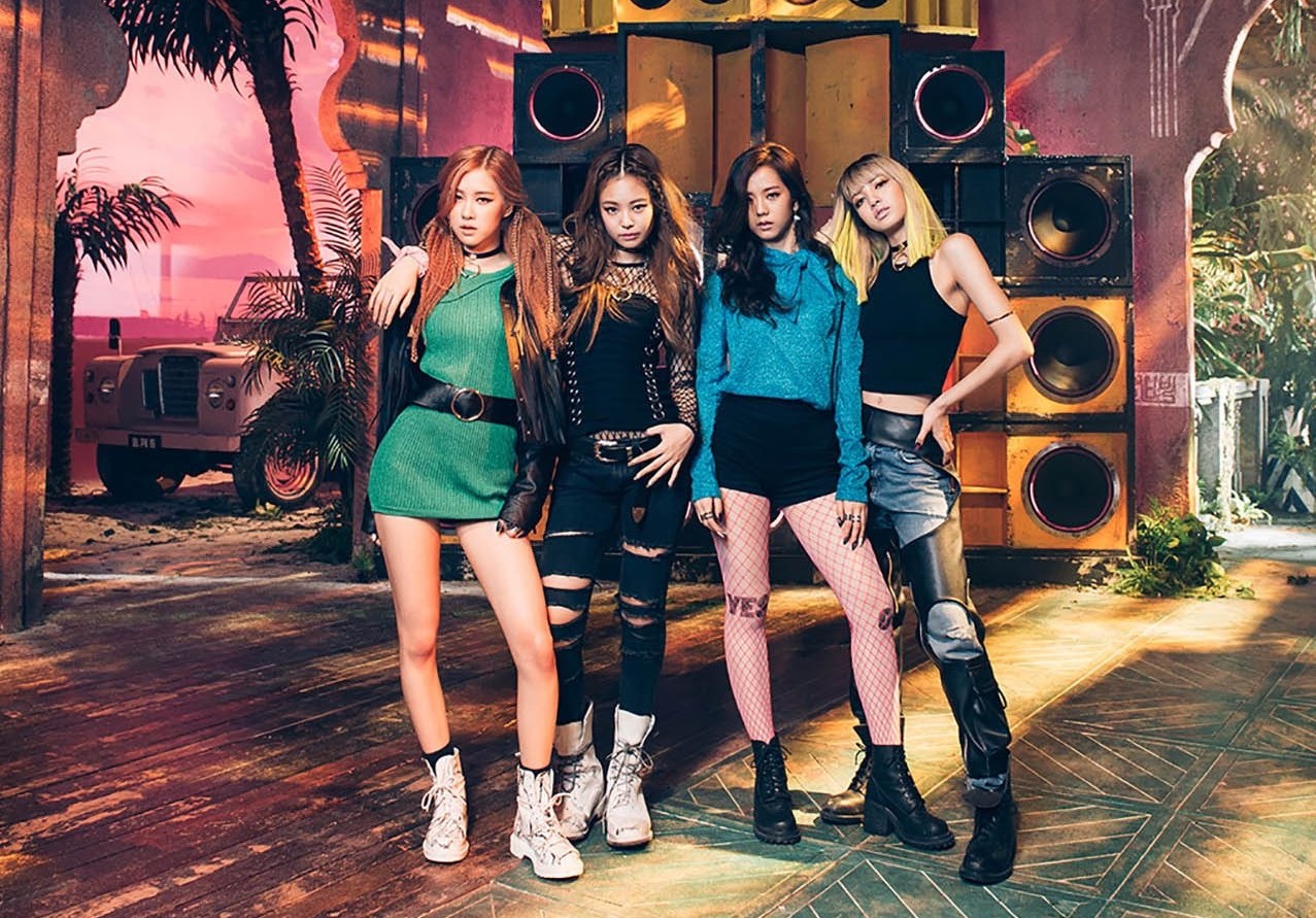 Nhin lai cac xu huong thoi trang tung khuay dong Kpop trong nam 2018 hinh anh