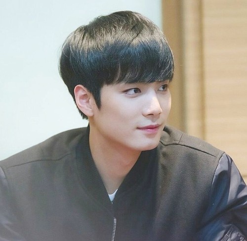 top 5 leader duoc binh chon nhieu nhat tren Naver anh 6