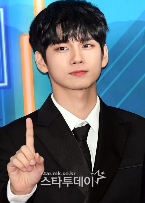 Thanh vien WANNA ONE lap trang web thong bao lich trinh ca nhan anh 3