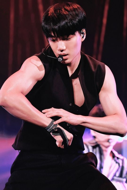 5 co may nhay co than thai nhat san khau toa sang nhat Kpop anh 4