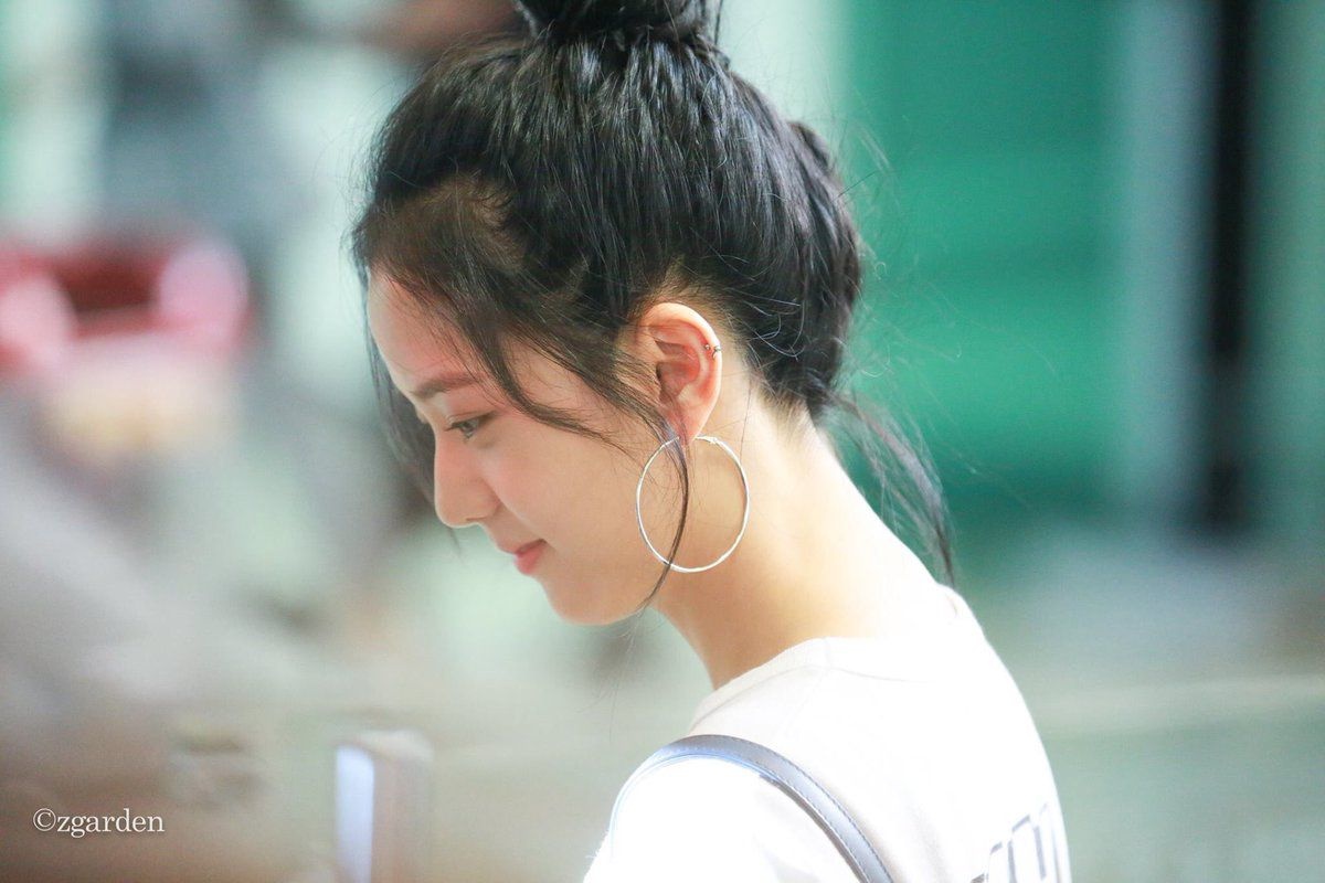 4 nu than than tuong toa sang khi de mat moc anh 4