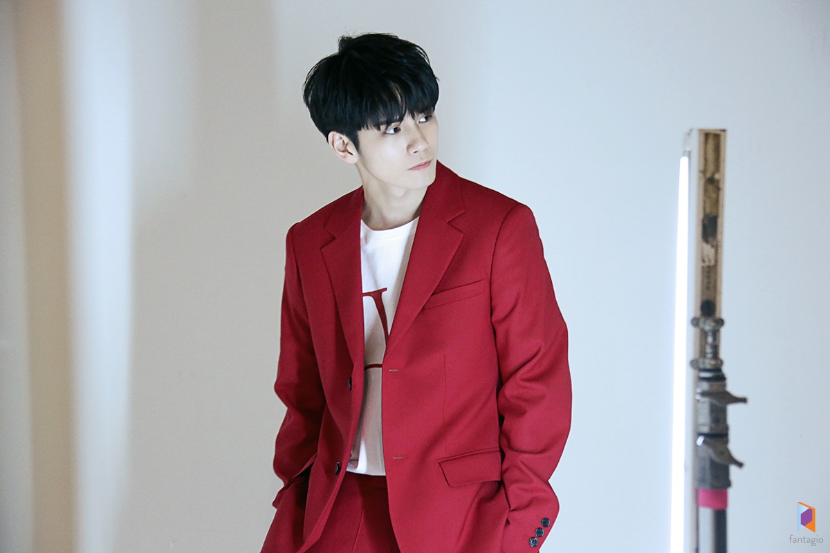 Hau truong bo hinh solo an tuong dau tien cua nam than WANNA ONE anh 6